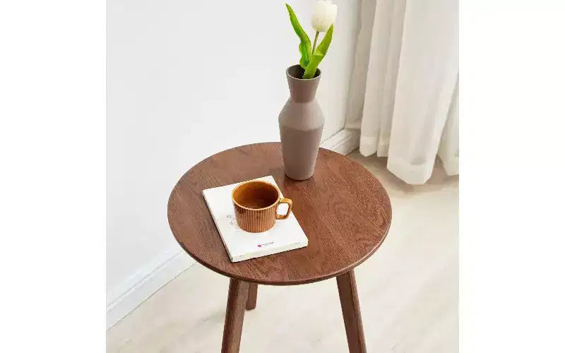 TUYOHW Solid Oak Wood Round Side Table, 3-Legged Small Table with Floor Protection Pads, Versatile Bedroom Nightstand, End Table for Living Room