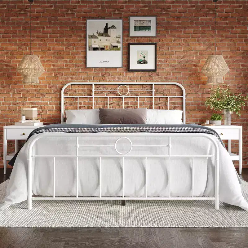 ChaletPosh King Size Metal Platform Bed